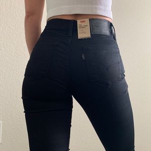 Levi’s 721 high rise skinny jean in black